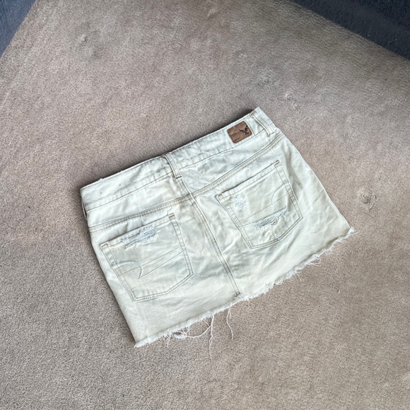 American Eagle cream mini Jean skirt - Picture 3 of 5